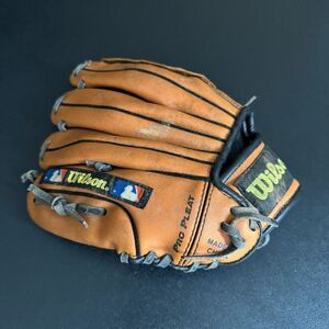 Wilson 10"‎ A2195 AS3 Pro Pleat Youth Glove RHT